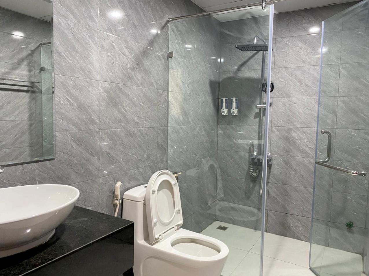 NguyẽN QuyèN Hotel Hanoj Exteriér fotografie