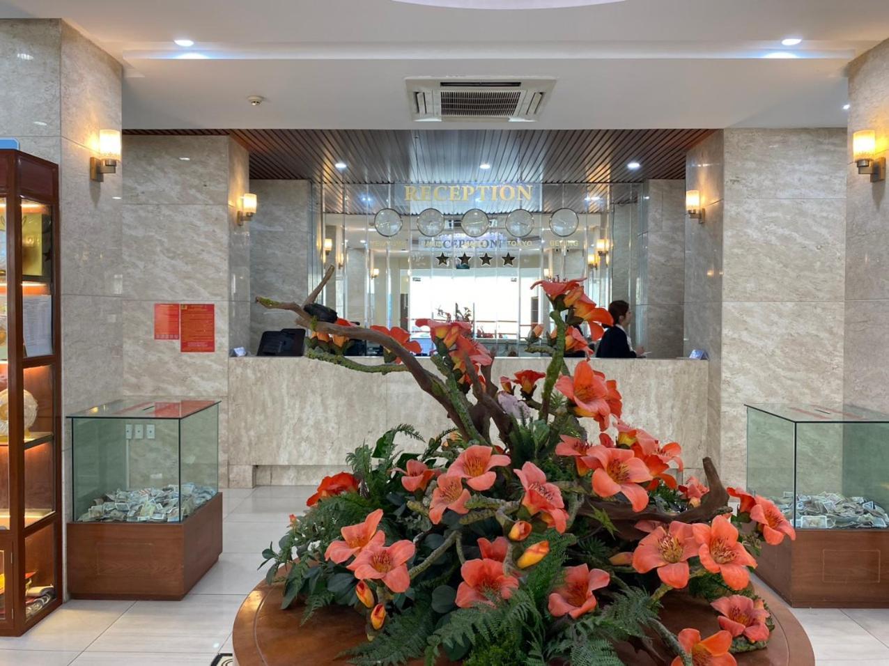NguyẽN QuyèN Hotel Hanoj Exteriér fotografie