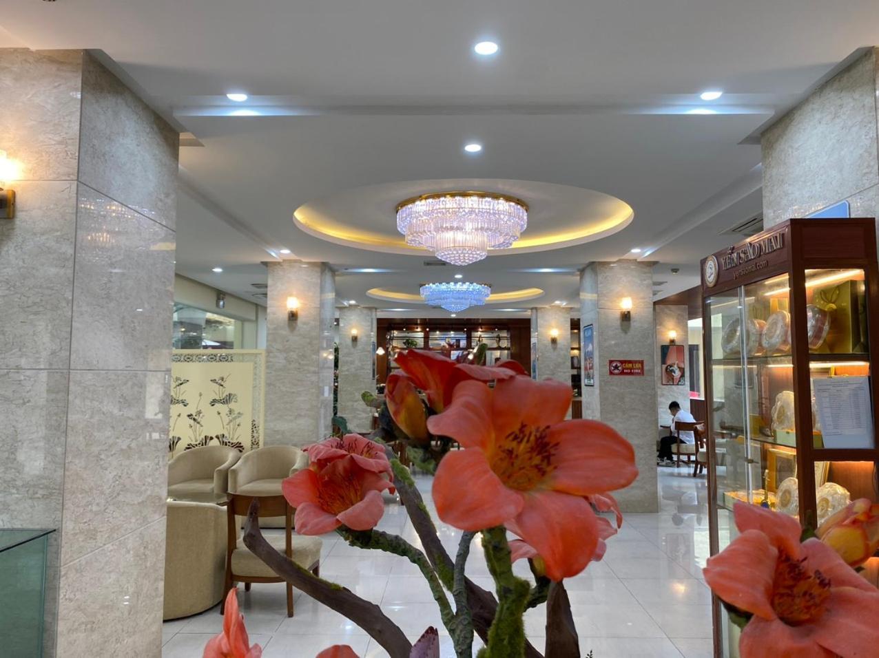 NguyẽN QuyèN Hotel Hanoj Exteriér fotografie
