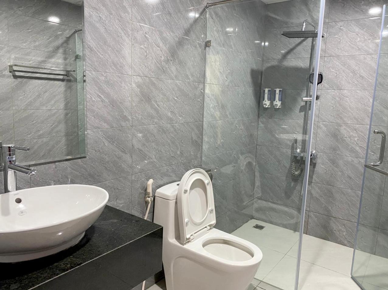 NguyẽN QuyèN Hotel Hanoj Exteriér fotografie