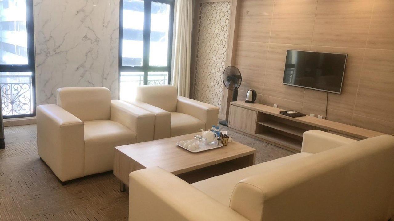 NguyẽN QuyèN Hotel Hanoj Exteriér fotografie