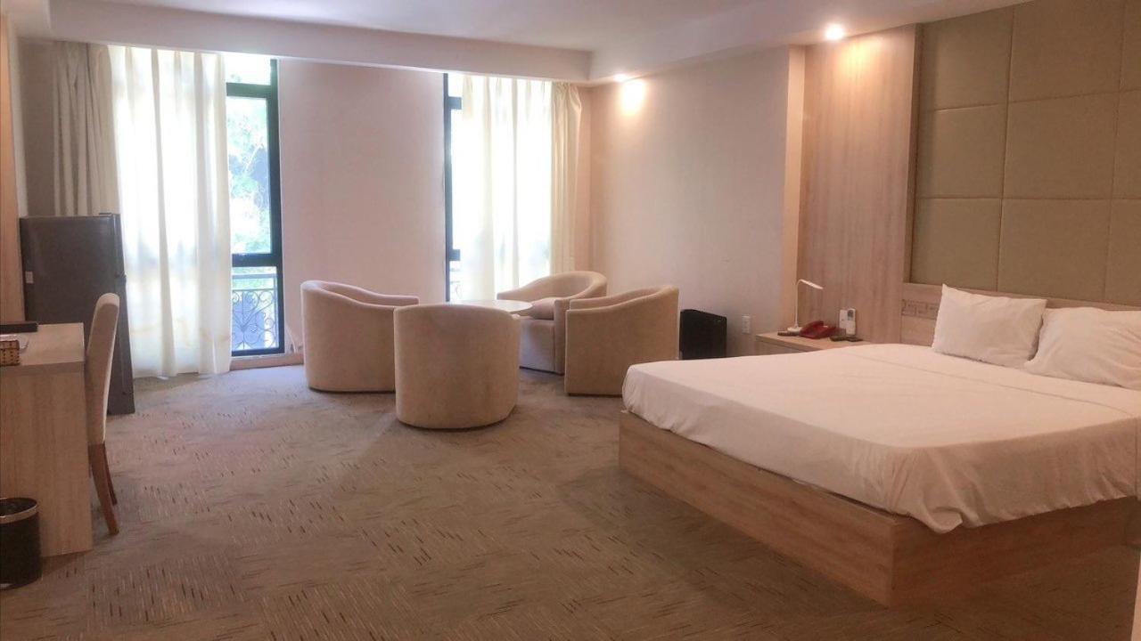 NguyẽN QuyèN Hotel Hanoj Exteriér fotografie