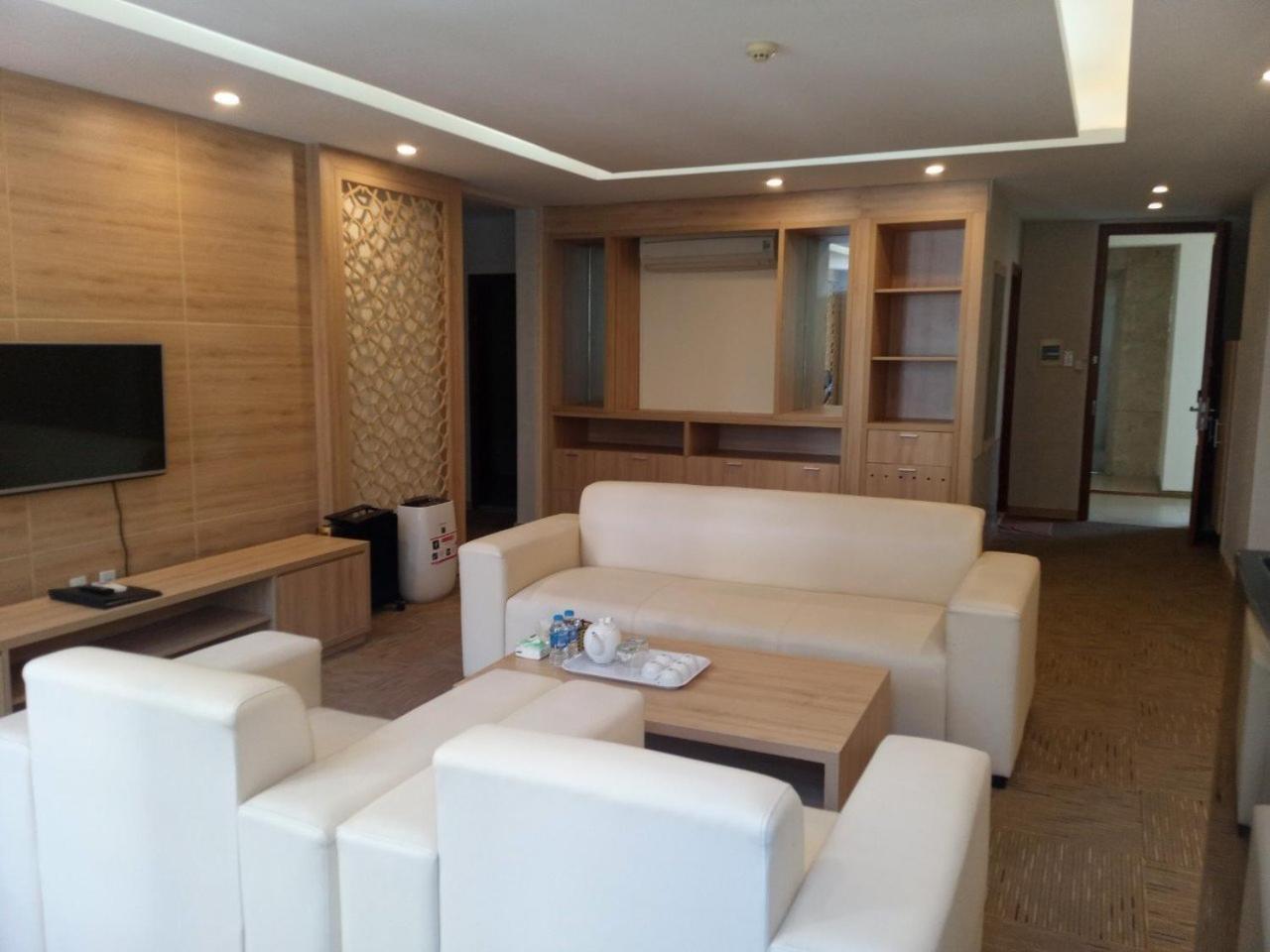 NguyẽN QuyèN Hotel Hanoj Exteriér fotografie